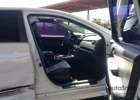 2012 Toyota Camry Se z USA, uszkodzony, nr VIN 4T1BF1FK6CU134204